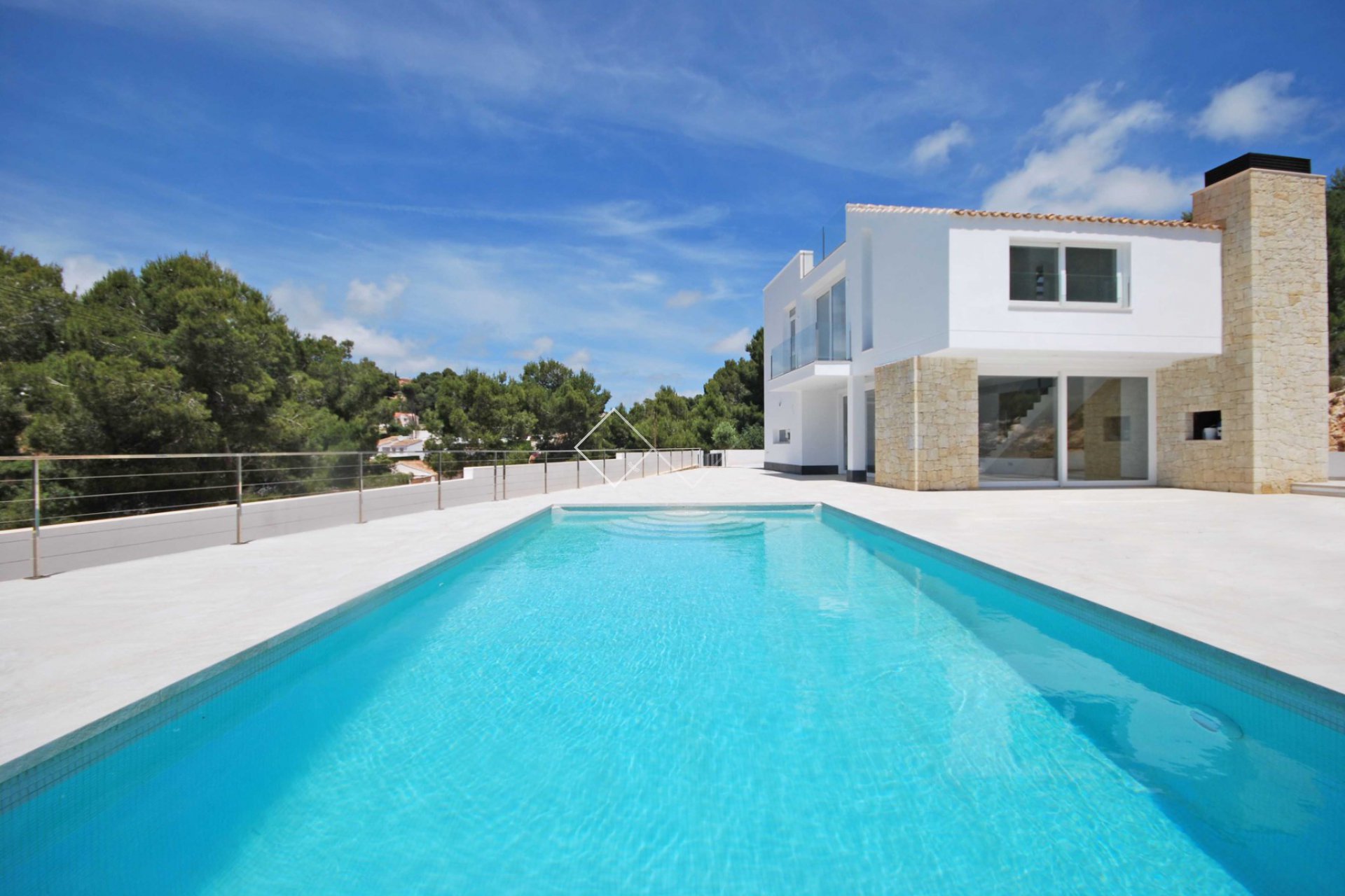 piscina - Nueva construcción en Moraira, cerca de la playa y de los servicios