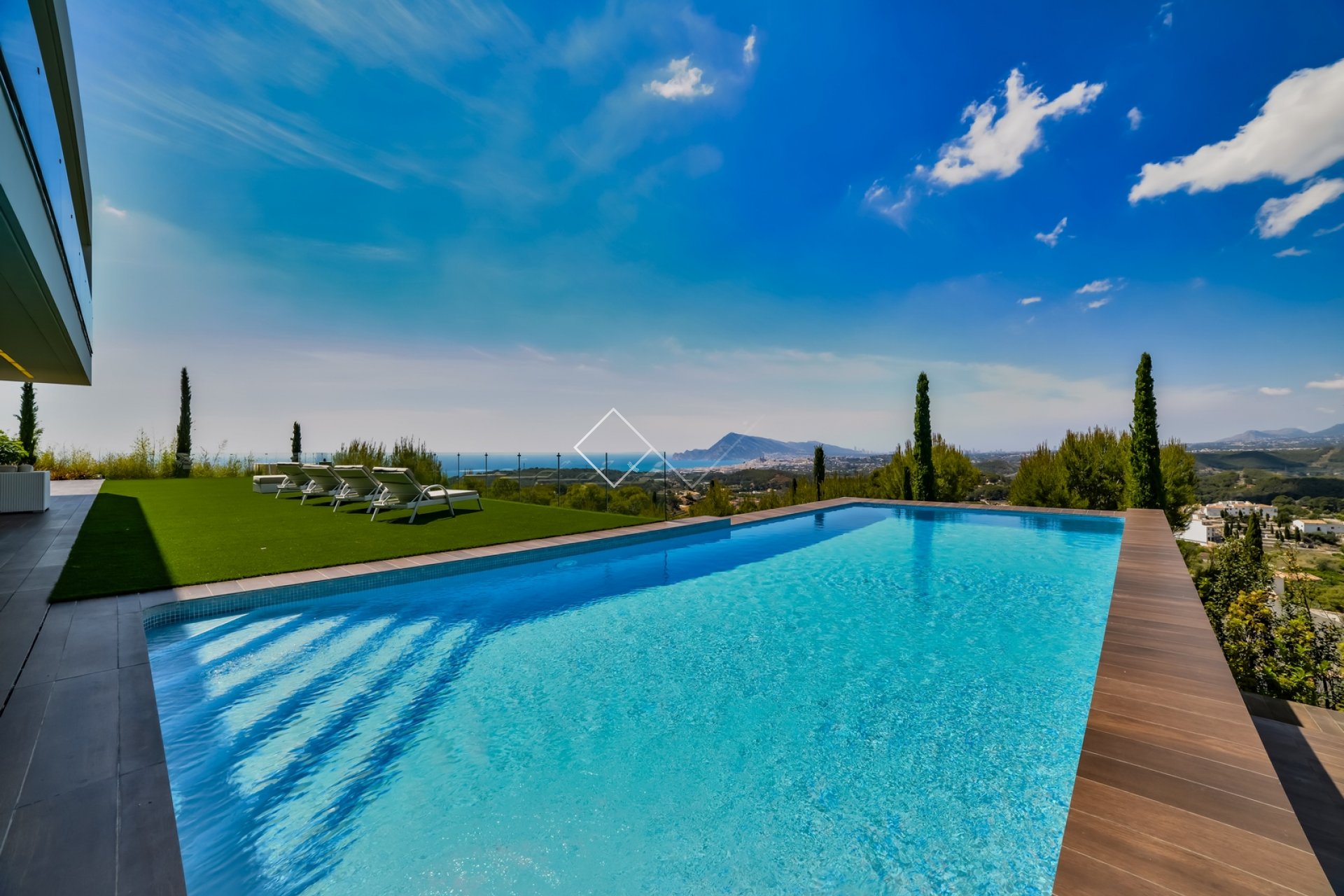piscine - Luxueuse villa design avec vue sur la mer à vendre à Altea Hills