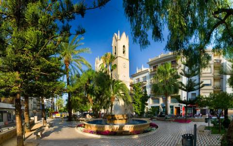 plaza fuente catedral Benissa pueblo
