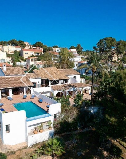 Huge rustic villa for sale in Calpe