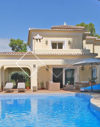 großartig - Luxuriöse Villa zu verkaufen in El Portet, Moraira