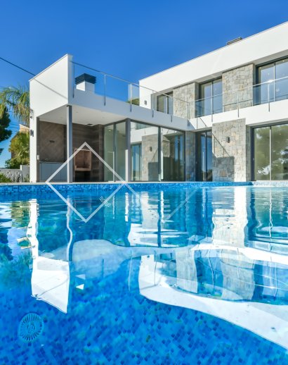 Schlüsselfertige moderne Villa in Calpe, 400m zum Strand