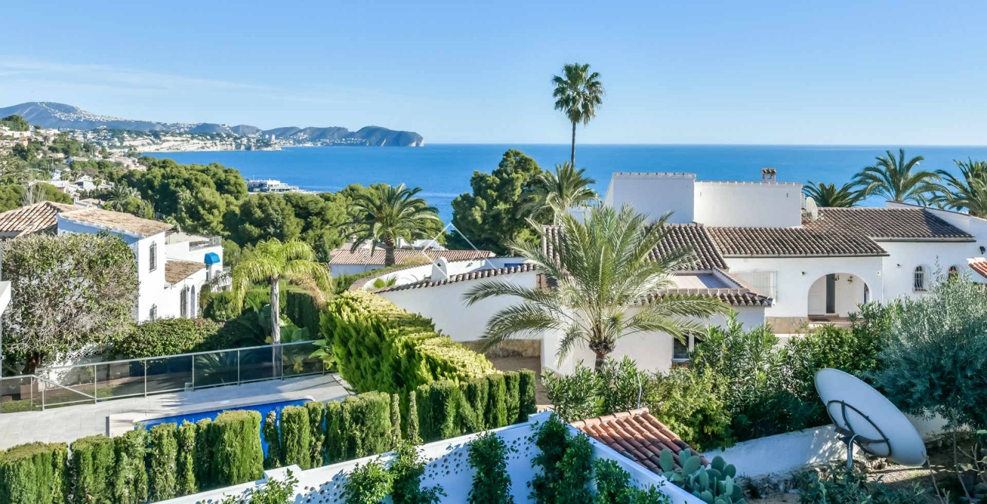 Meerblick - Schlüsselfertige moderne Villa in Calpe, 400m zum Strand