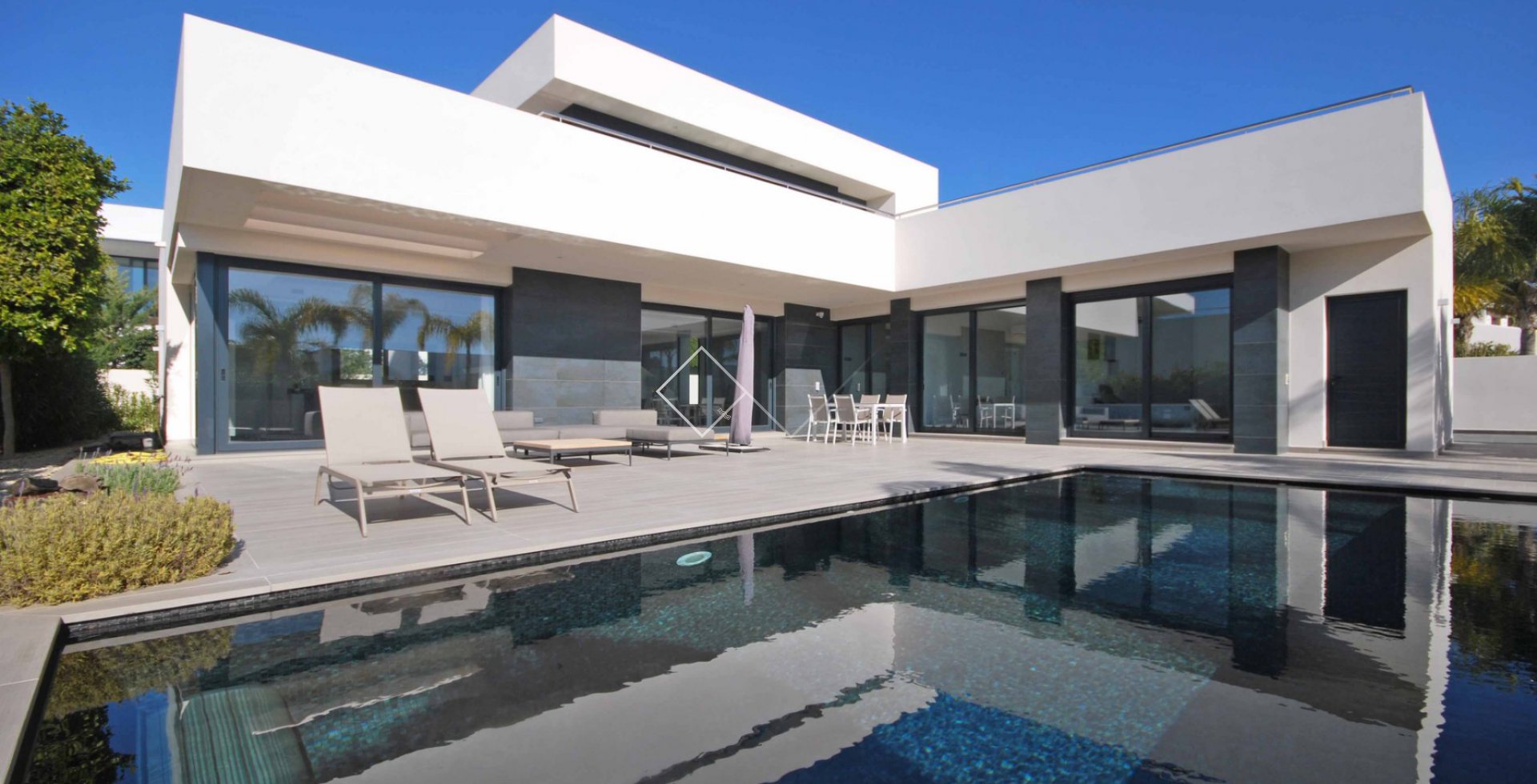 villa de luxe - Luxueuse villa de style moderne à vendre à Vista del Valle, Moraira