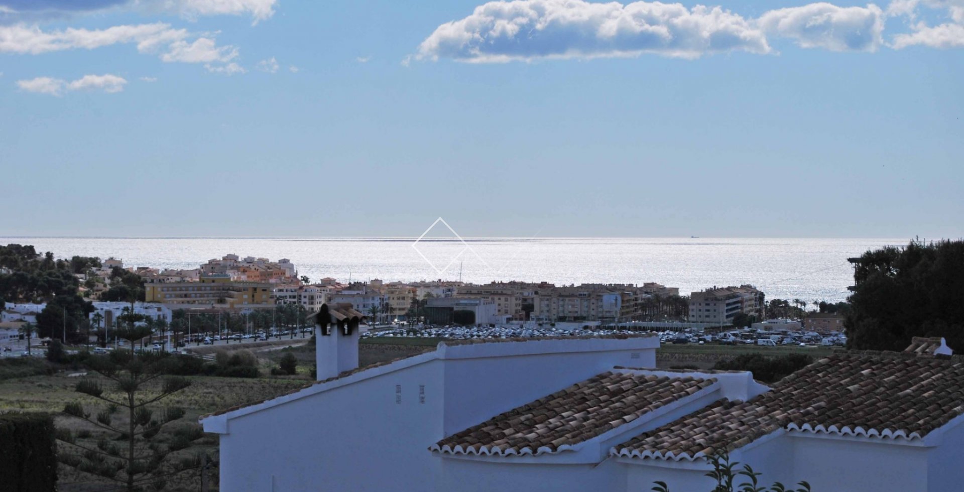 vistas al mar - Se vende una villa de un nivel en Tabaira, Moraira