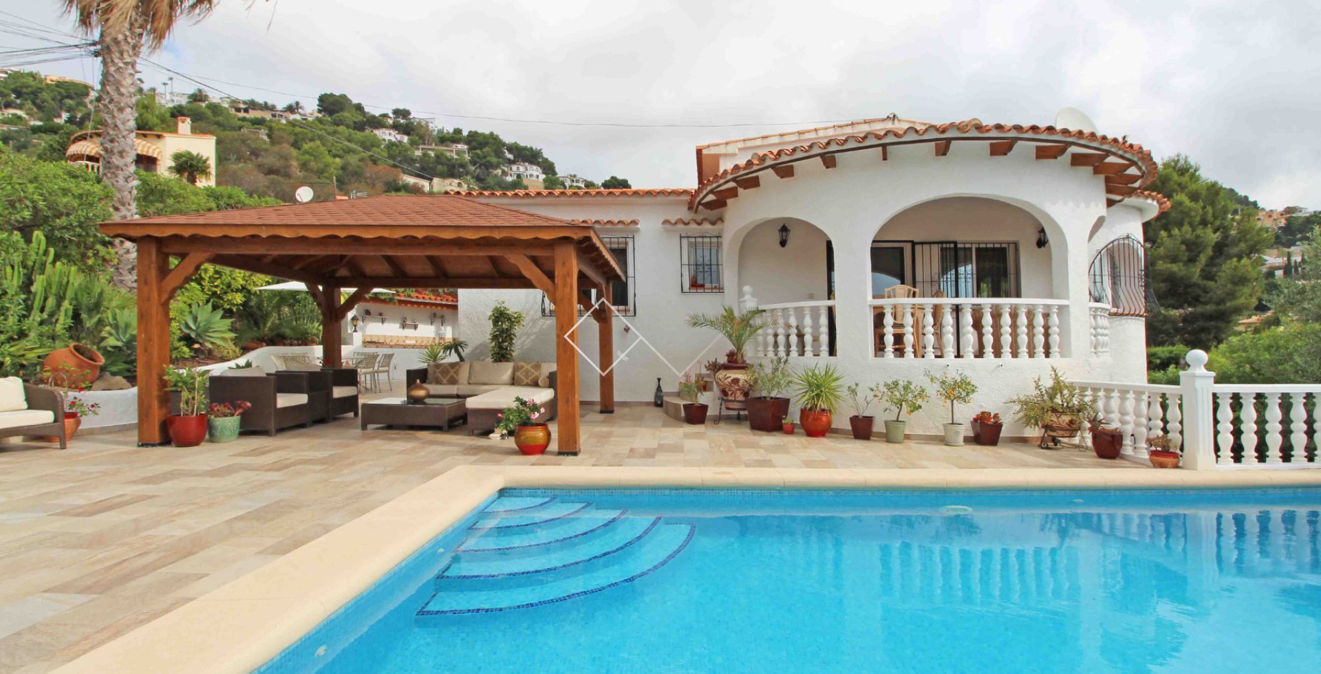piscina gazebo - Excelente villa en venta en Montemar, Benissa