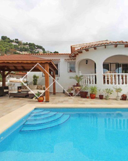 piscina gazebo - Excelente villa en venta en Montemar, Benissa