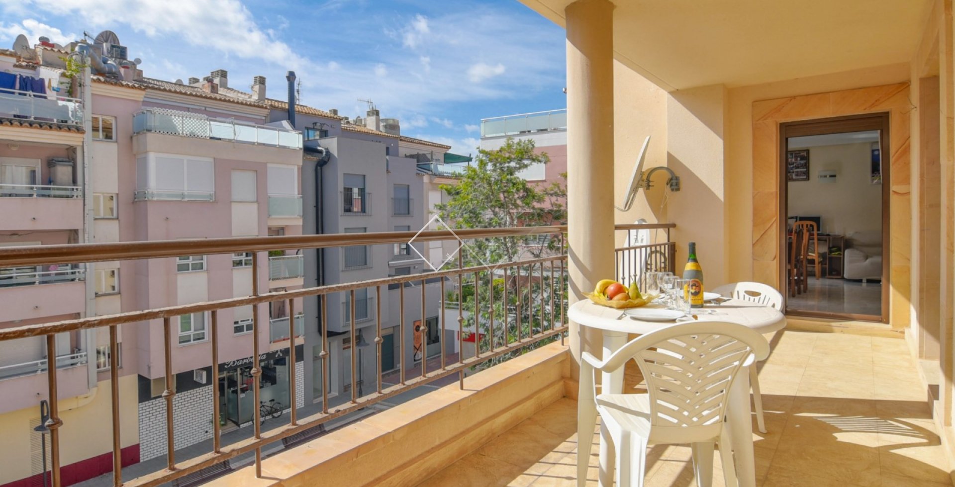 terraza espaciosa - Apartamento de 3 dormitorios en venta en el centro de Moraira