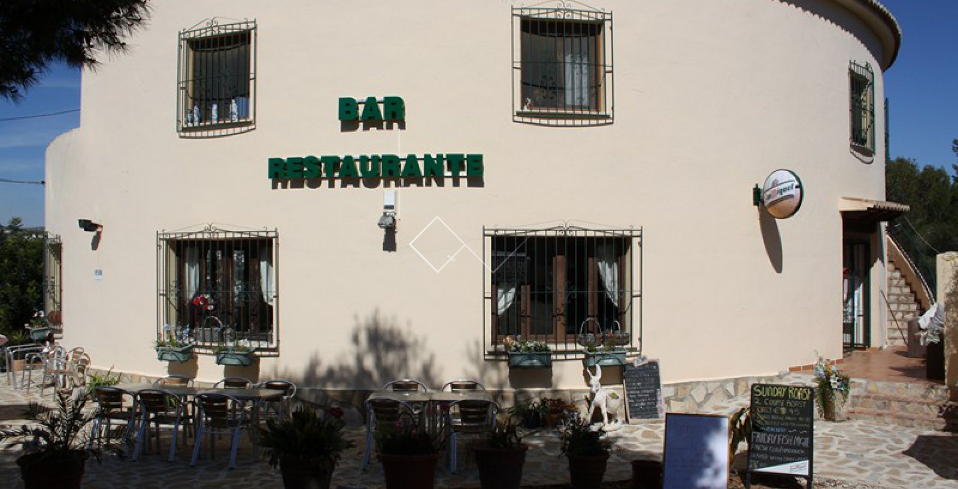 Villa (Restaurant) mit großem Potenzial zu verkaufen in Moraira