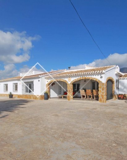 moderna finca rural - Excelente villa de una sola planta en venta en Javea