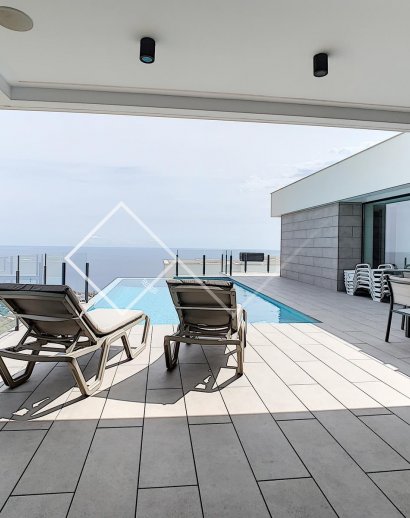 piscine terrasse - Villa moderne avec vue sur la mer à vendre à Benitachell, Lirios