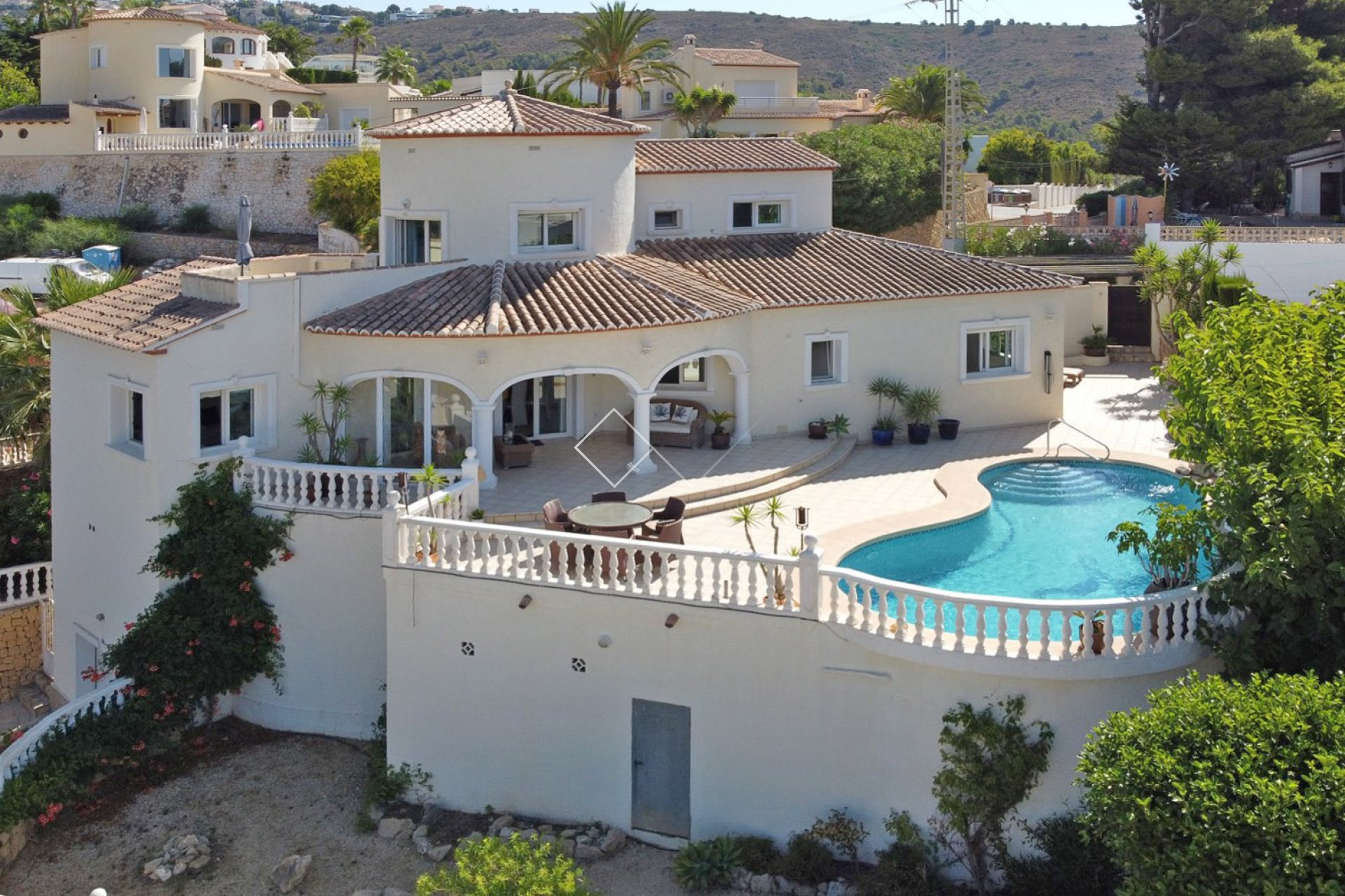 chalet bien mantenido - villa con buena vista al mar en venta en Moraira