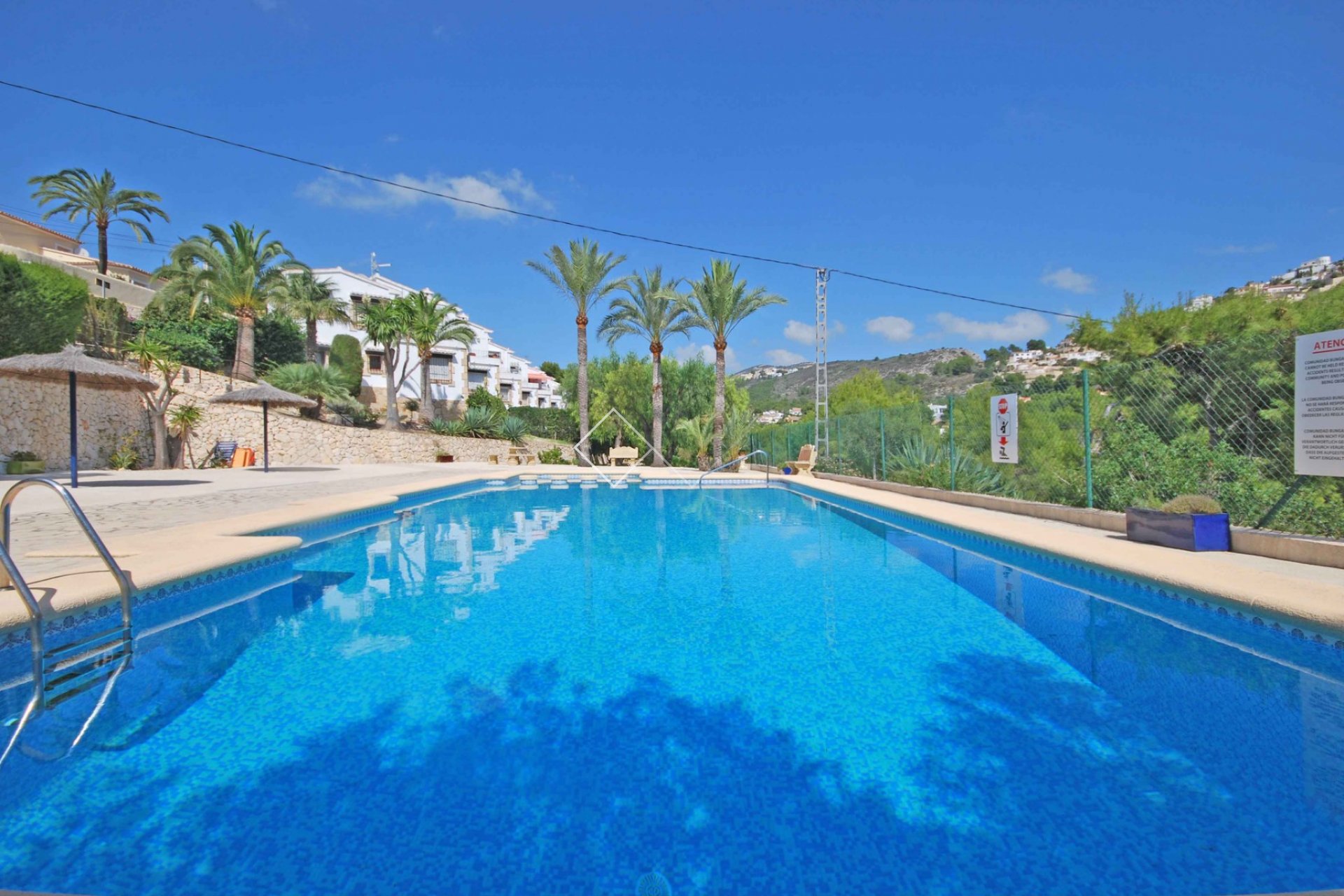 community pool - Attached villa for sale near El Portet, Moraira