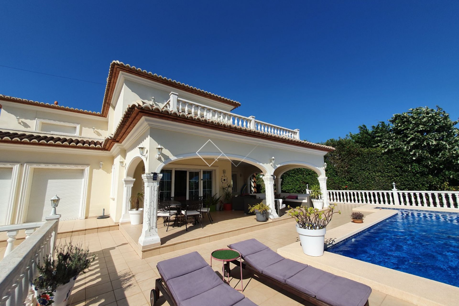 Elegante Villa zu verkaufen in Tesoro Park, Javea