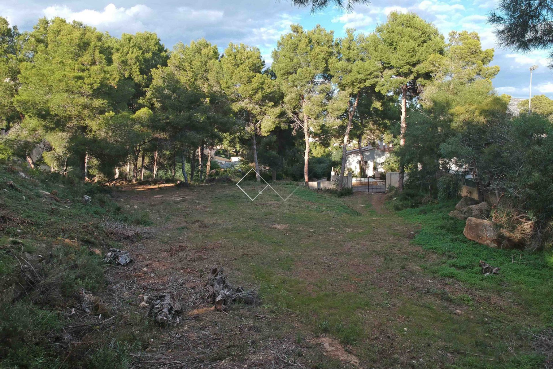 Free of builder; Large plot for sale close to Moraira