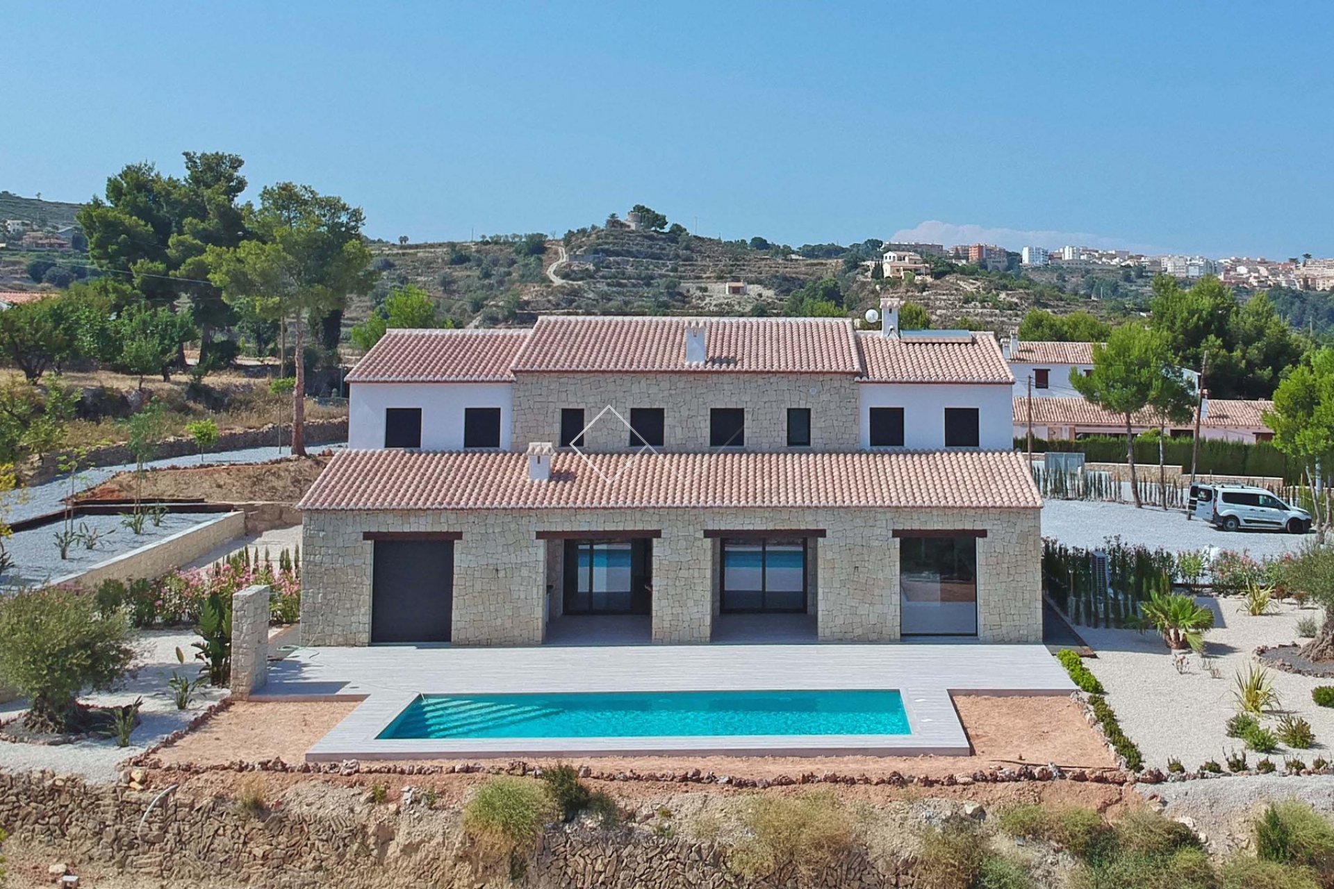 Gran finca con piscina y jardín - Villa de nueva construcción de estilo finca con impresionantes vistas al mar en venta en Benissa