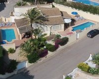 groot verhuurpotentieel - Villa met 2 zwembaden te koop in Villotel, Moraira