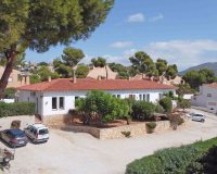 investment property - Large property for sale in Moraira; Good investment