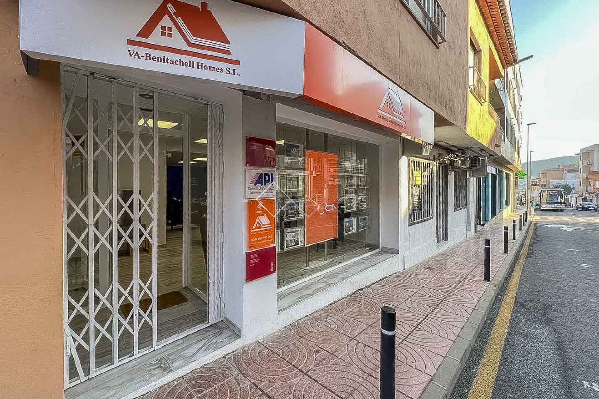  - Locales comerciales - Benitachell - Center