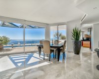 modern en licht - Villa met prachtig zeezicht te koop in Altea