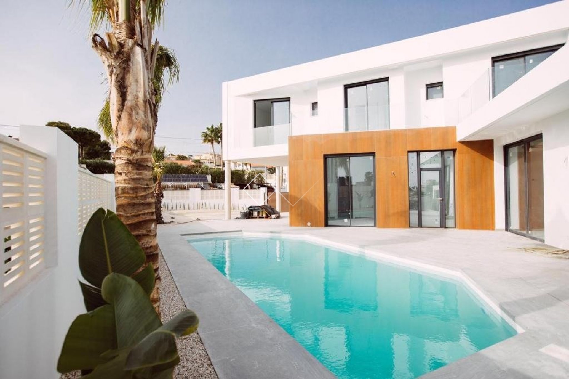 Moderna villa con piscina en venta en Calpe, a 600 m de la playa