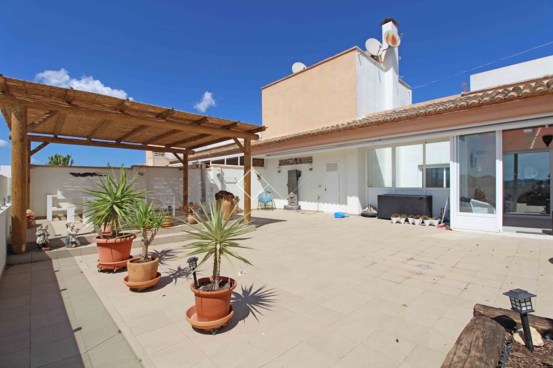 Penthouse with sea views for sale in the heart of Teulada
