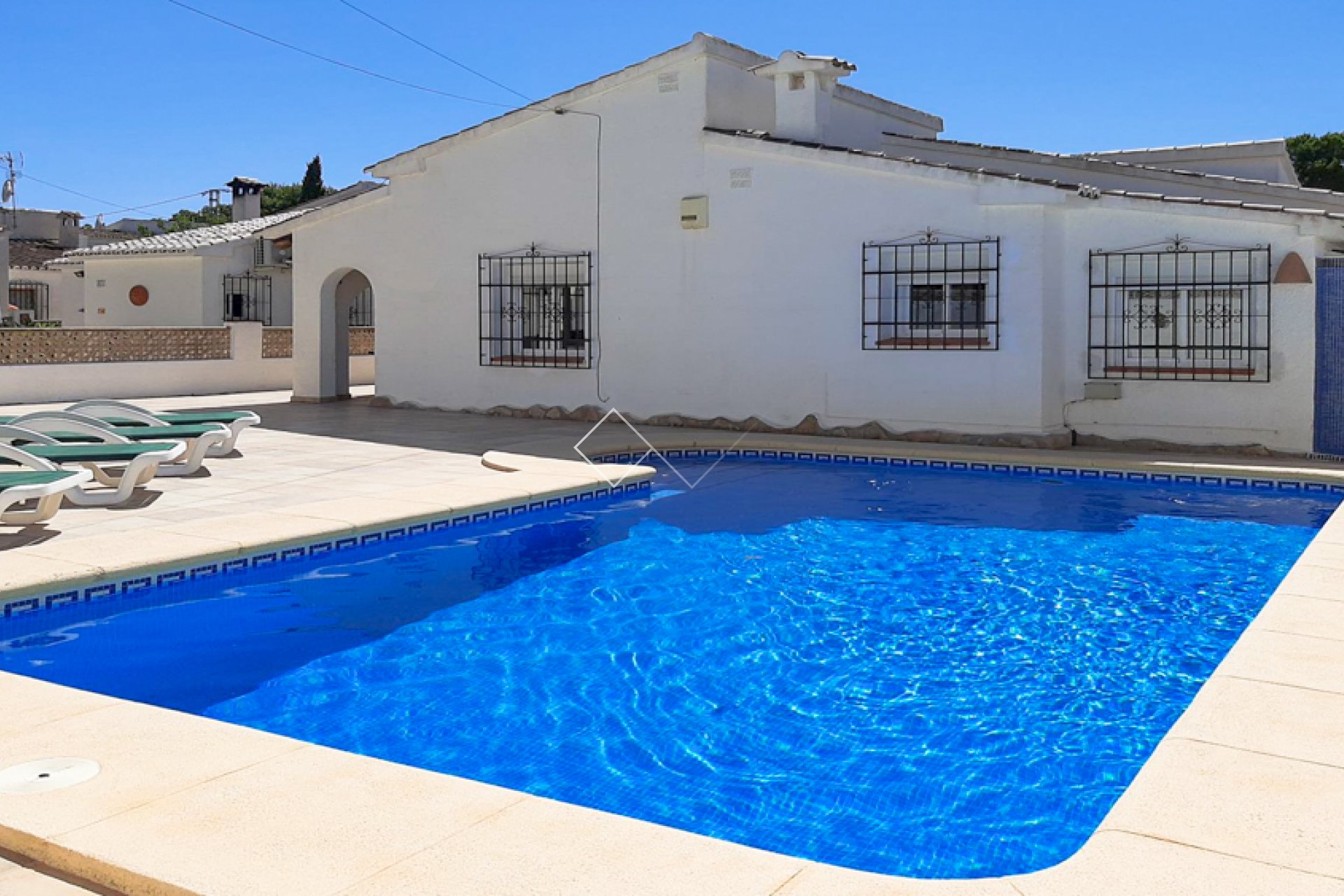 piscina privada - Villa en venta en Moraira, cerca del pueblo