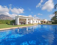 Pool - Ausgezeichnete einstöckige Villa zu verkaufen in Javea