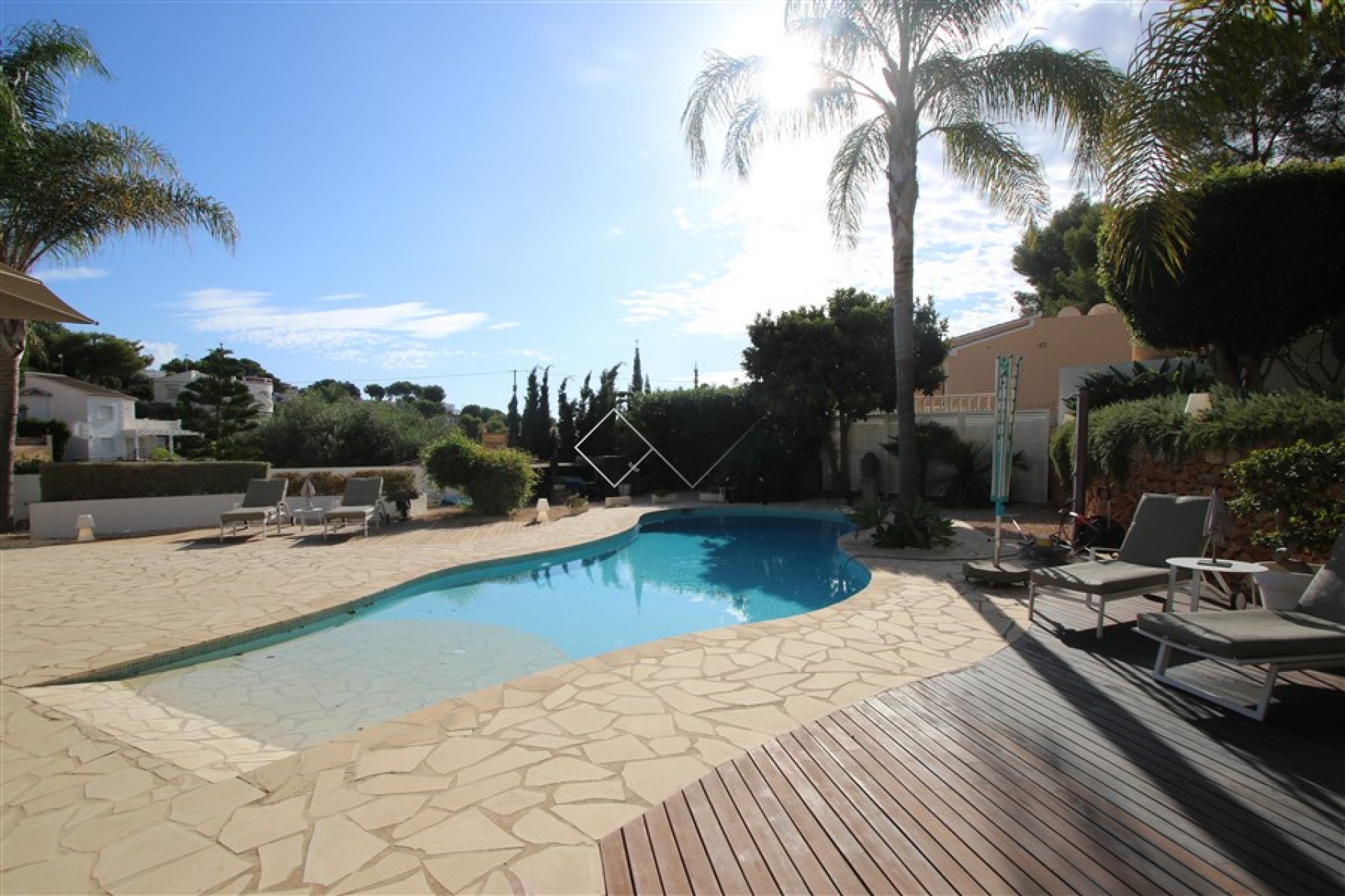 Pool und Terrasse - Ibiza Villa zu verkaufen in Benissa mit beheiztem Pool