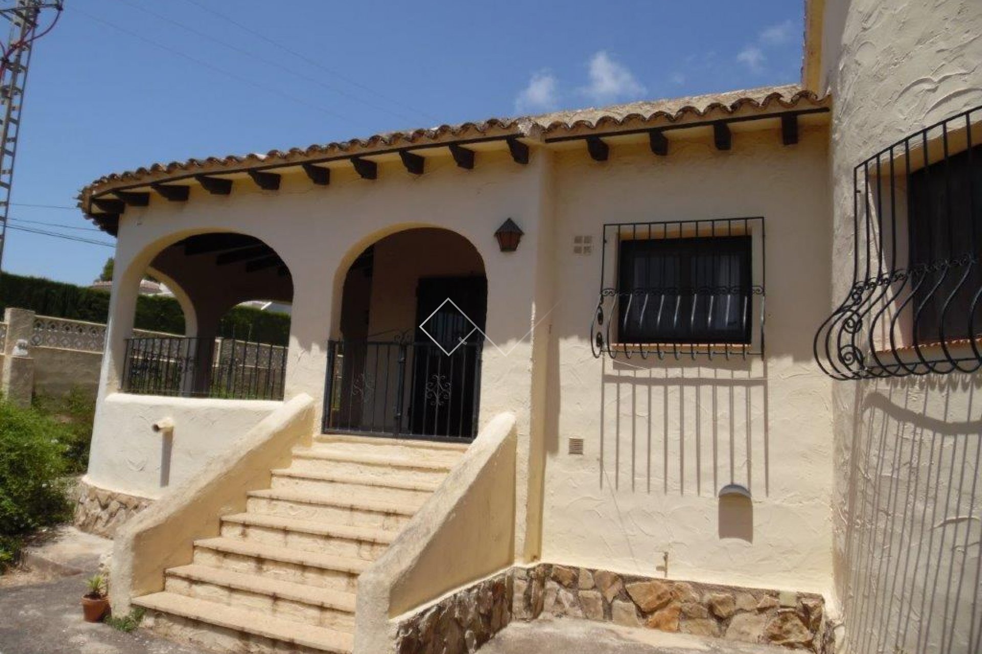 ¡PROYECTO DE RENOVACIÓN! Villa en venta en Moraira, Sabatera
