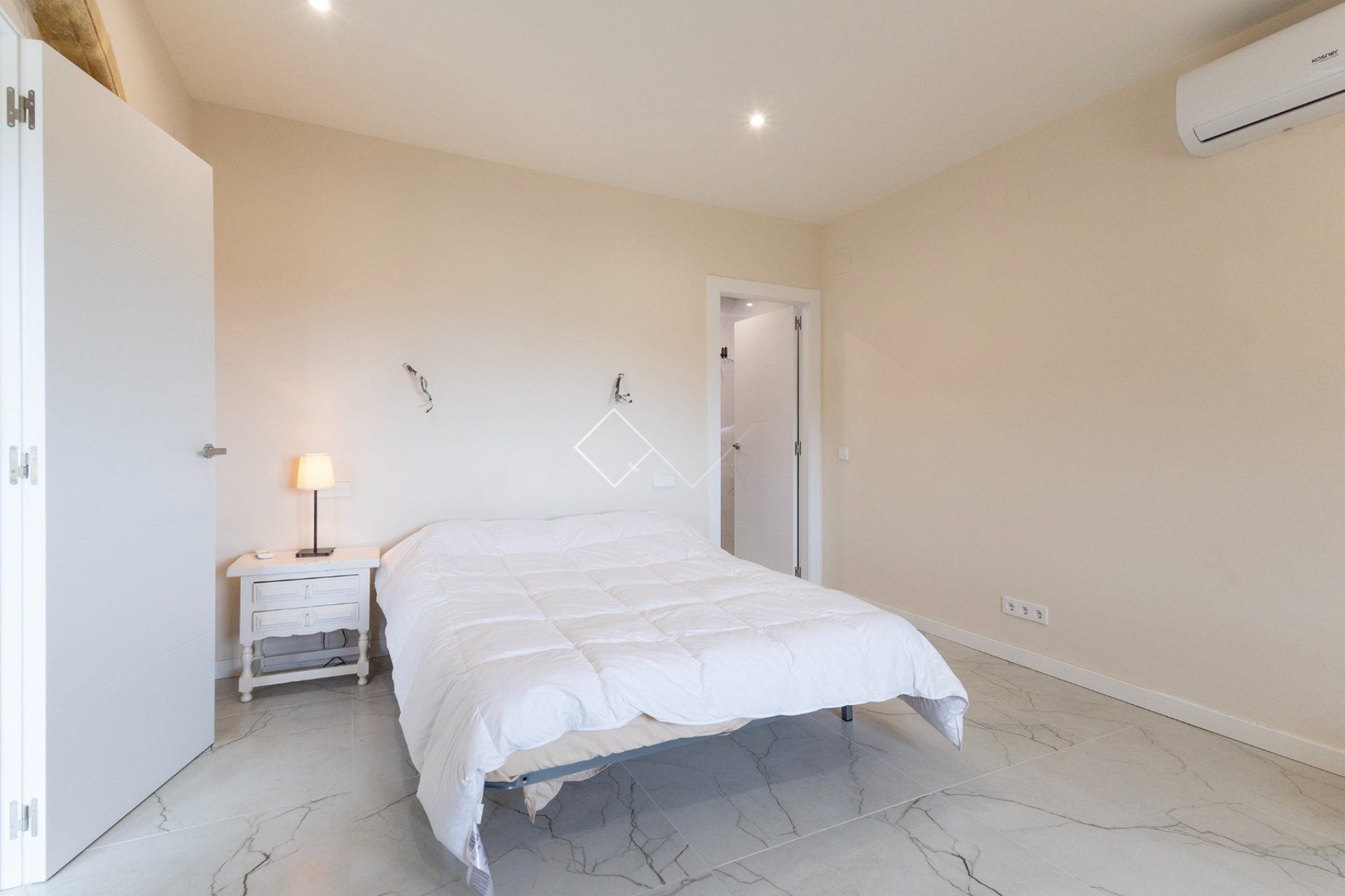 Resale - Villa - Moraira - Benimeit