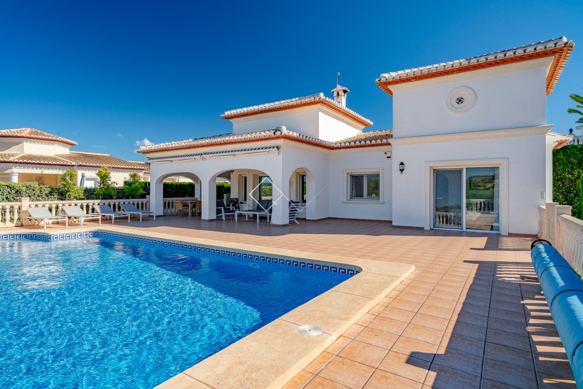 Resale - Villa - Moraira