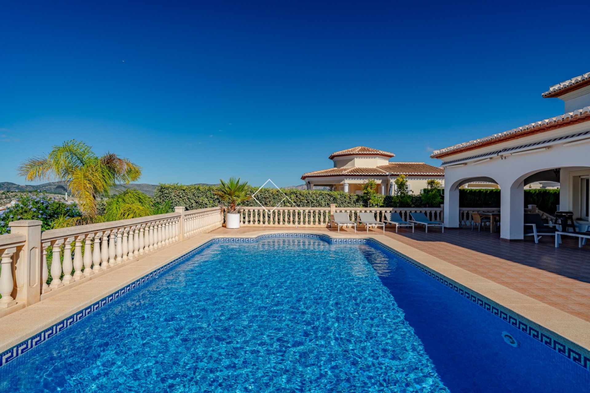 Resale - Villa - Moraira
