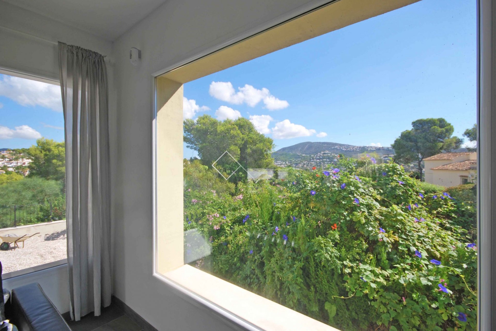 room with view - One level villa for sale in La Sabatera Moraira