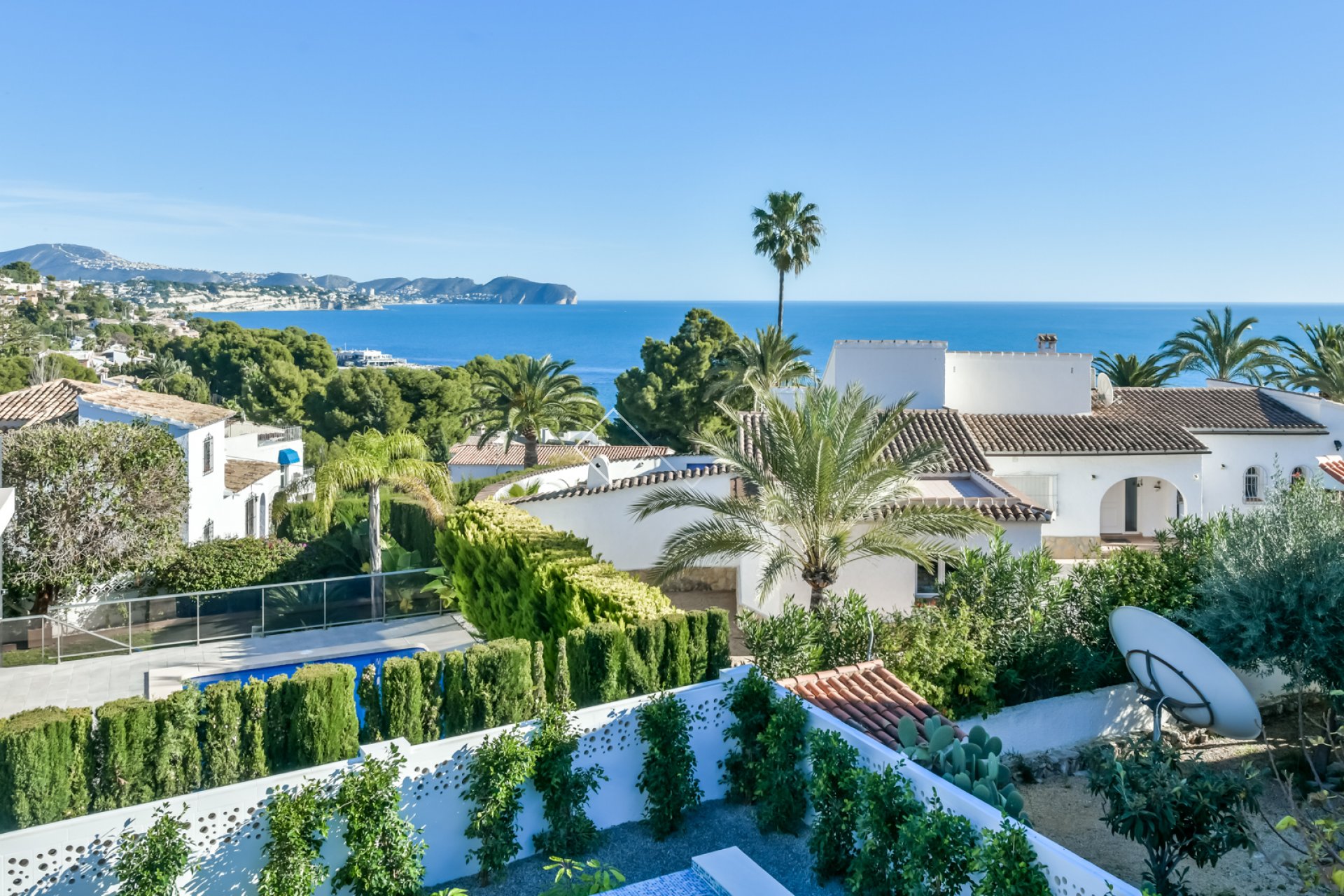 sea view - Key ready modern villa in Calpe, 400m to beach