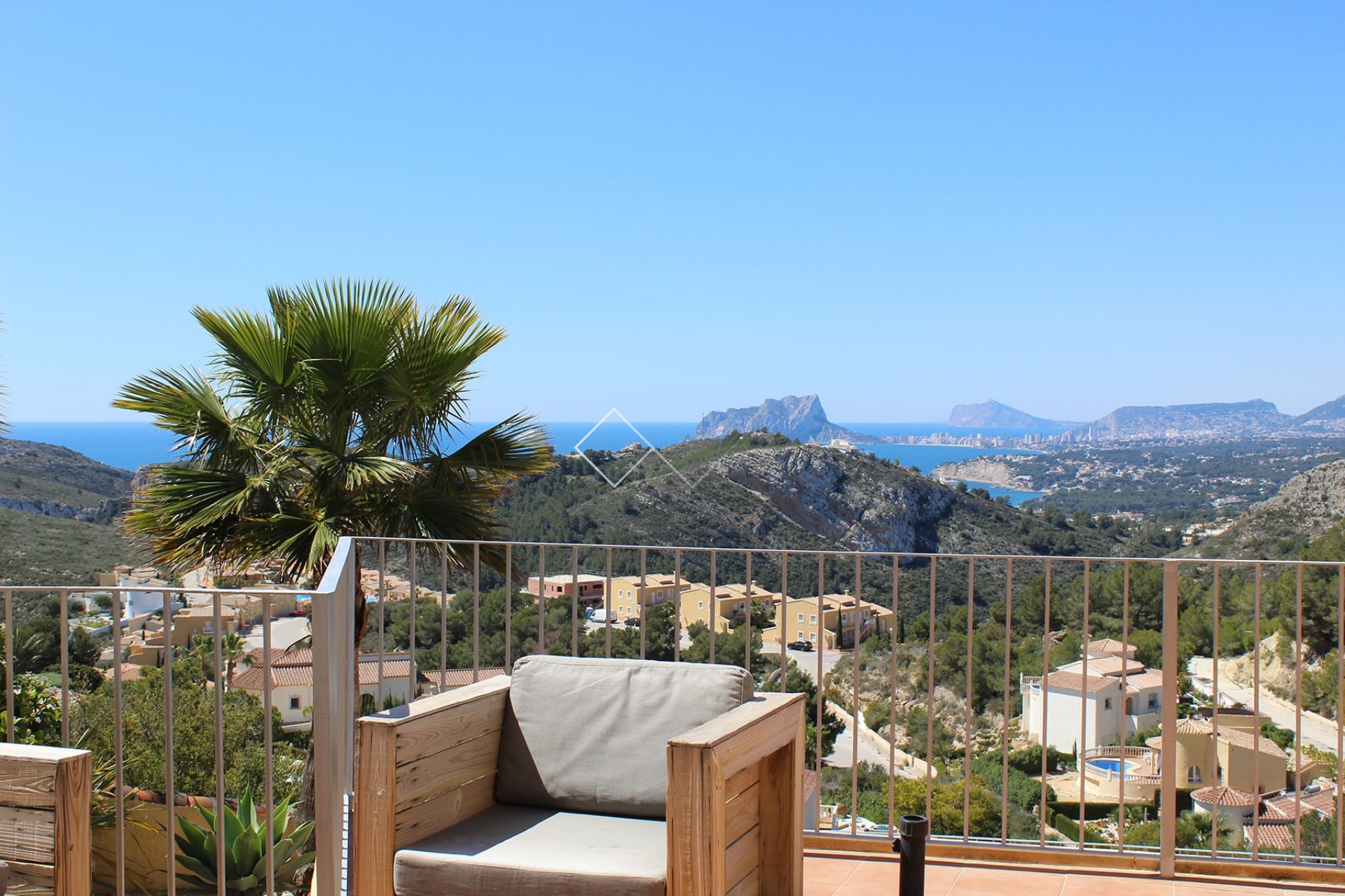 Sea views and Peñon rock of Calpe - Family villa for sale with panoramic sea views in Benitachell