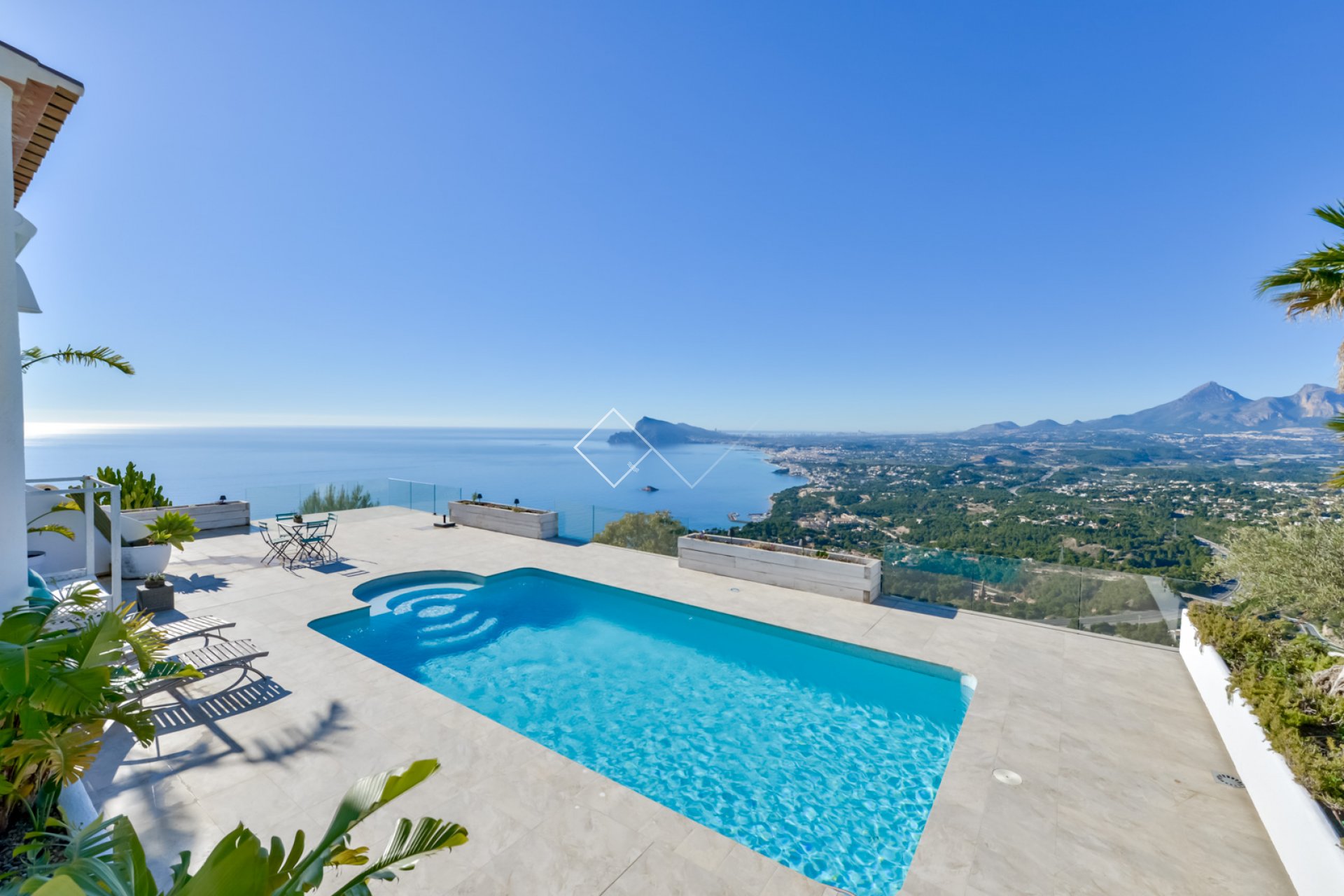sea views - Beautifully styled villa with superb sea views for sale in Altea Hills