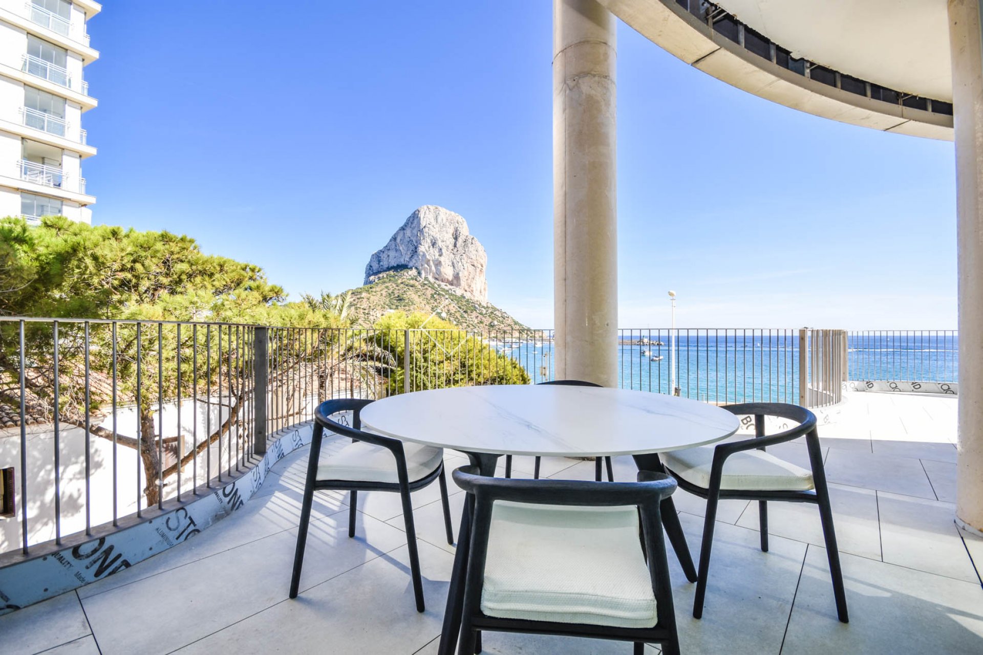 sea views - Elegant and innovative apartment complex in Calpe