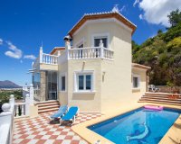 Villa en venta en Moraira con bonitas vistas al mar