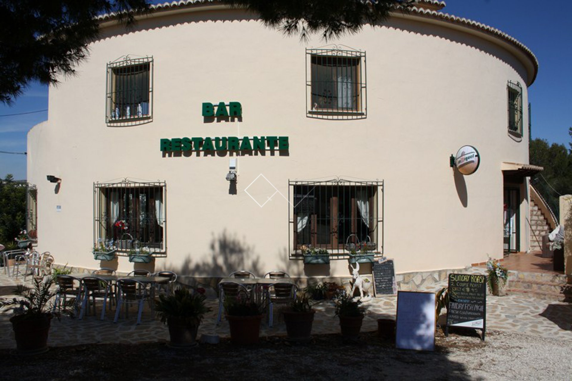 Villa (restaurant) met groot potentieel te koop in Moraira