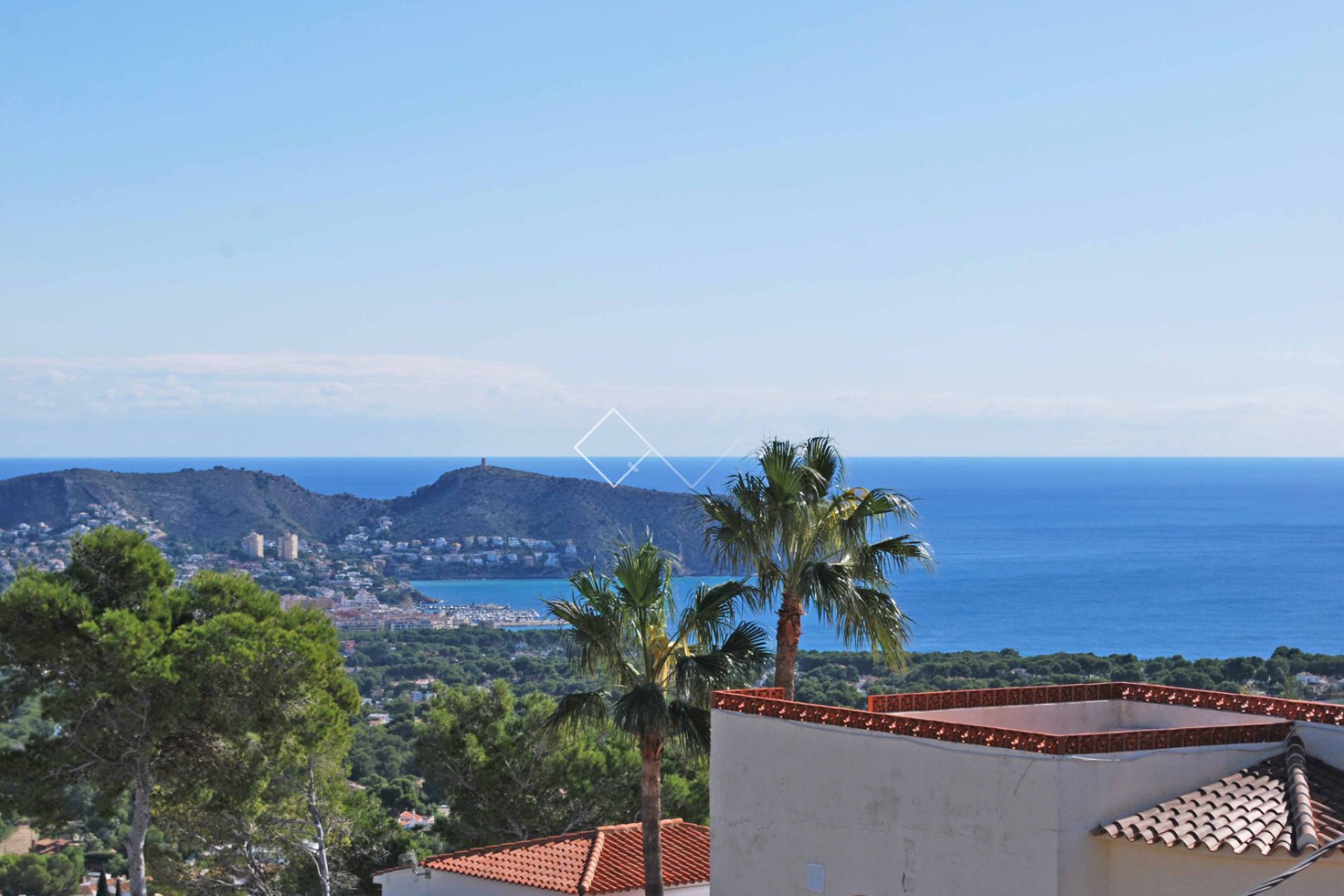 Vista al mar - Gran villa de estilo mediterráneo con piscina en venta en Montemar, Benissa. 