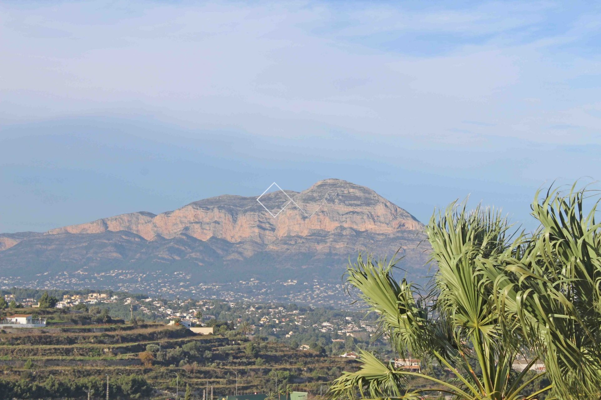 Vistas montage - Amplia villa con vistas abiertas en venta en Benitachell