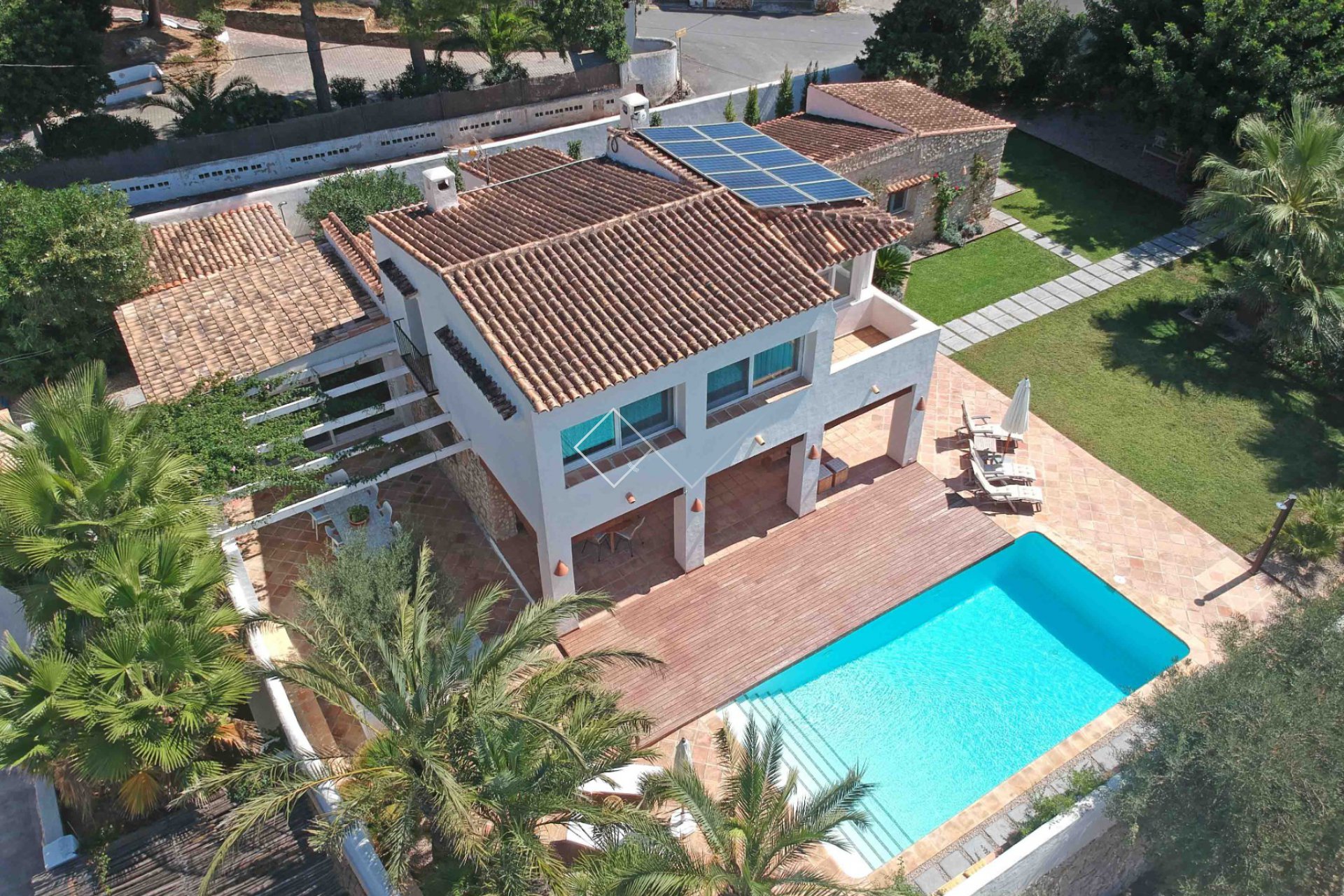 Vogelperspektive - Zu verkaufen: herrliche Villa in El Portet, Moraira, nur 300m vom Strand entfernt
