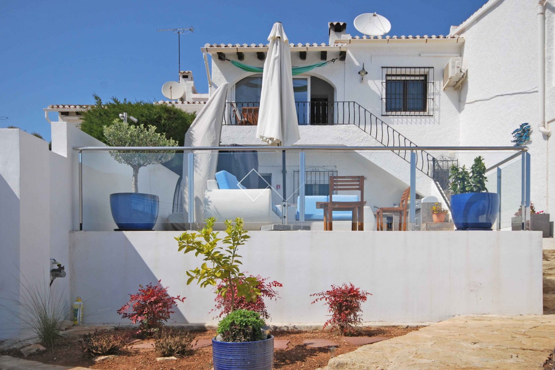 voorgevel - geschakeld huis te koop in moraira