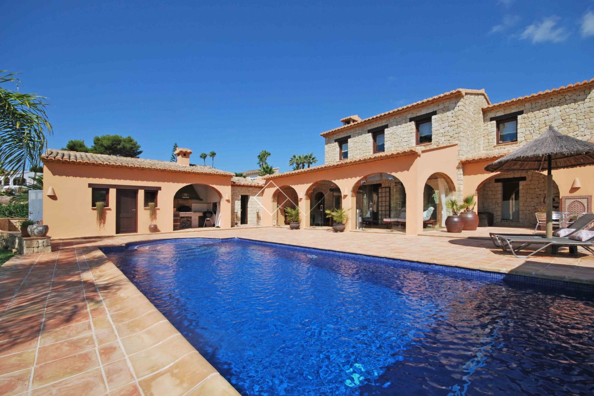 zwembad villa - Unieke zeezicht villa met eigen wijngaard in Moraira