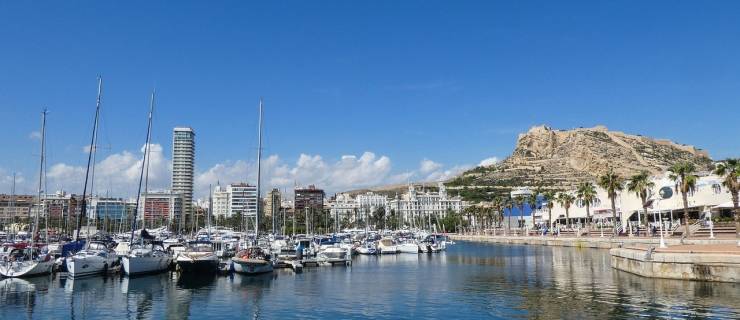 Do you want to live in the healthiest place in Europe? Ask us about our houses for sale in Costa Blanca