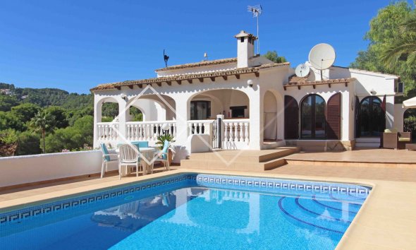 Alquiler de vacaciones - Preciosa villa con licencia turística en venta en Benissa