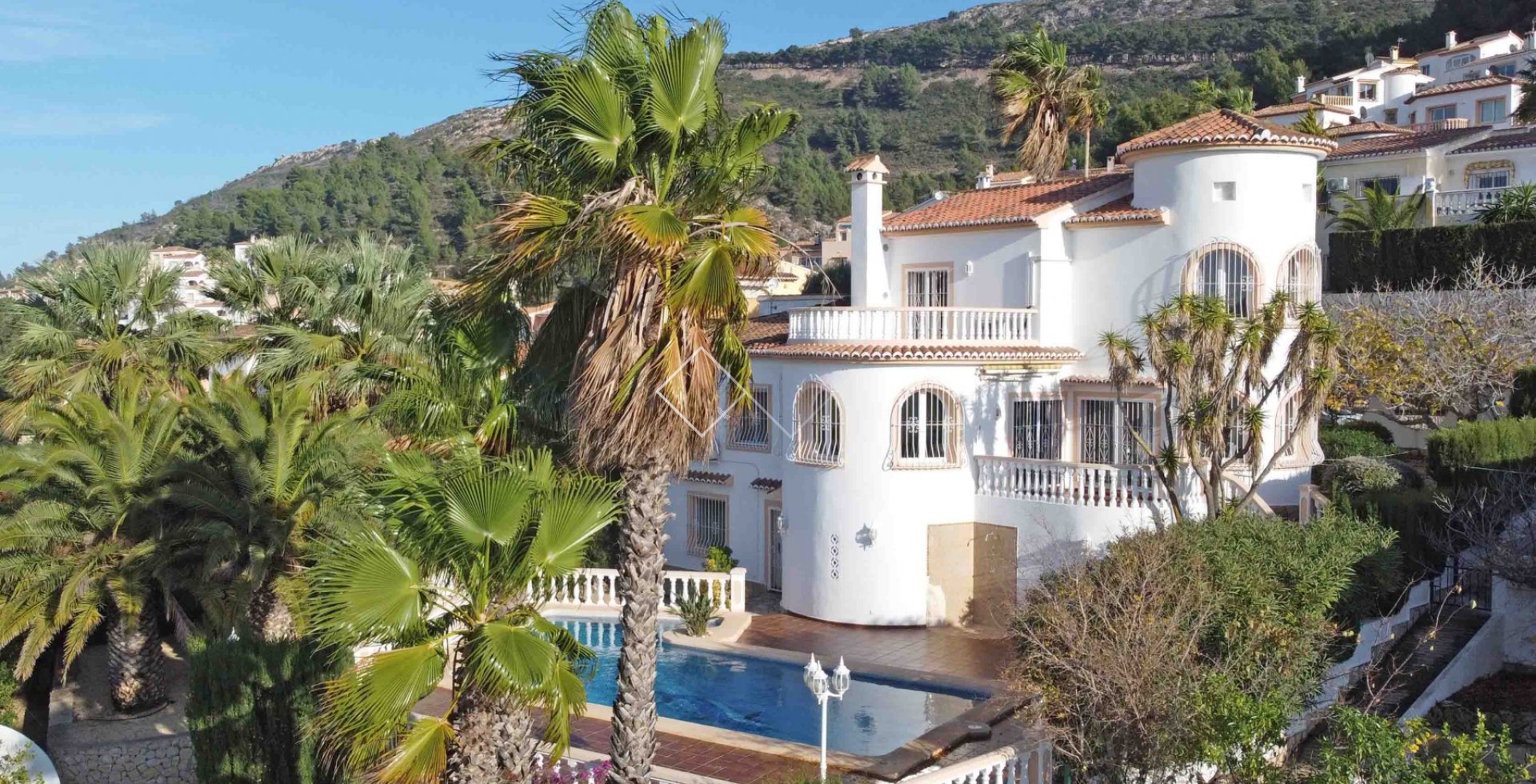 Royale villa met open zicht te koop in Benitachell, Calistros