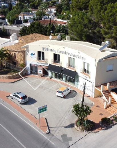 Commercial property with 3 units for sale in Moraira