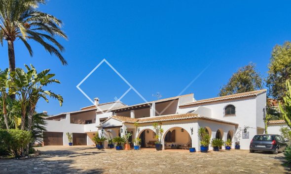 Finca Stil - Riesige rustikale Villa in Calpe zu verkaufen